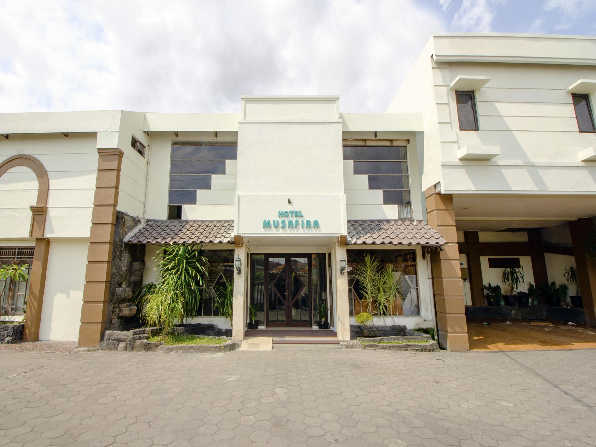 Oyo 1683 Hotel Musafira Syariah Yogyakarta Luaran gambar
