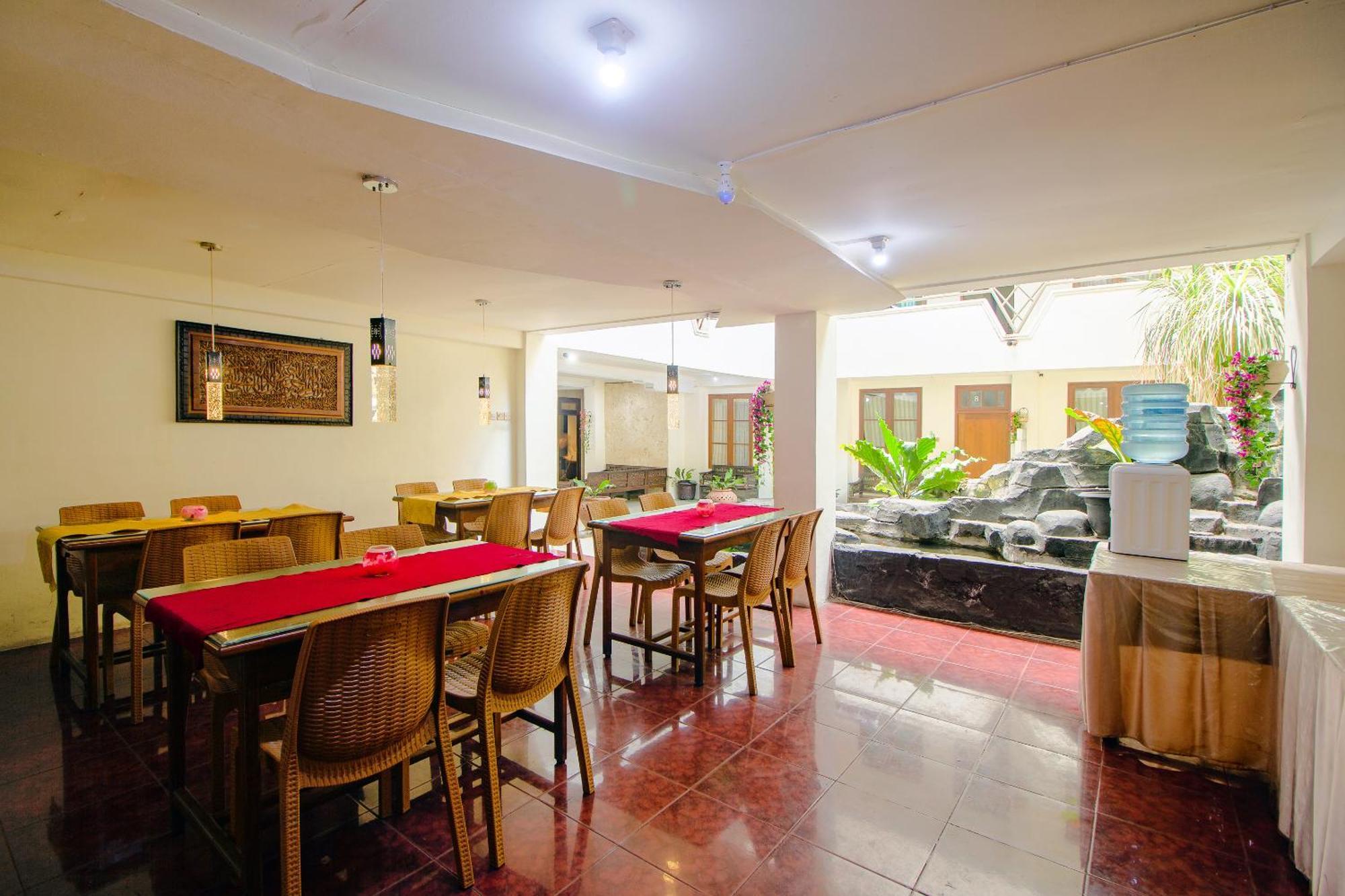 Oyo 1683 Hotel Musafira Syariah Yogyakarta Luaran gambar